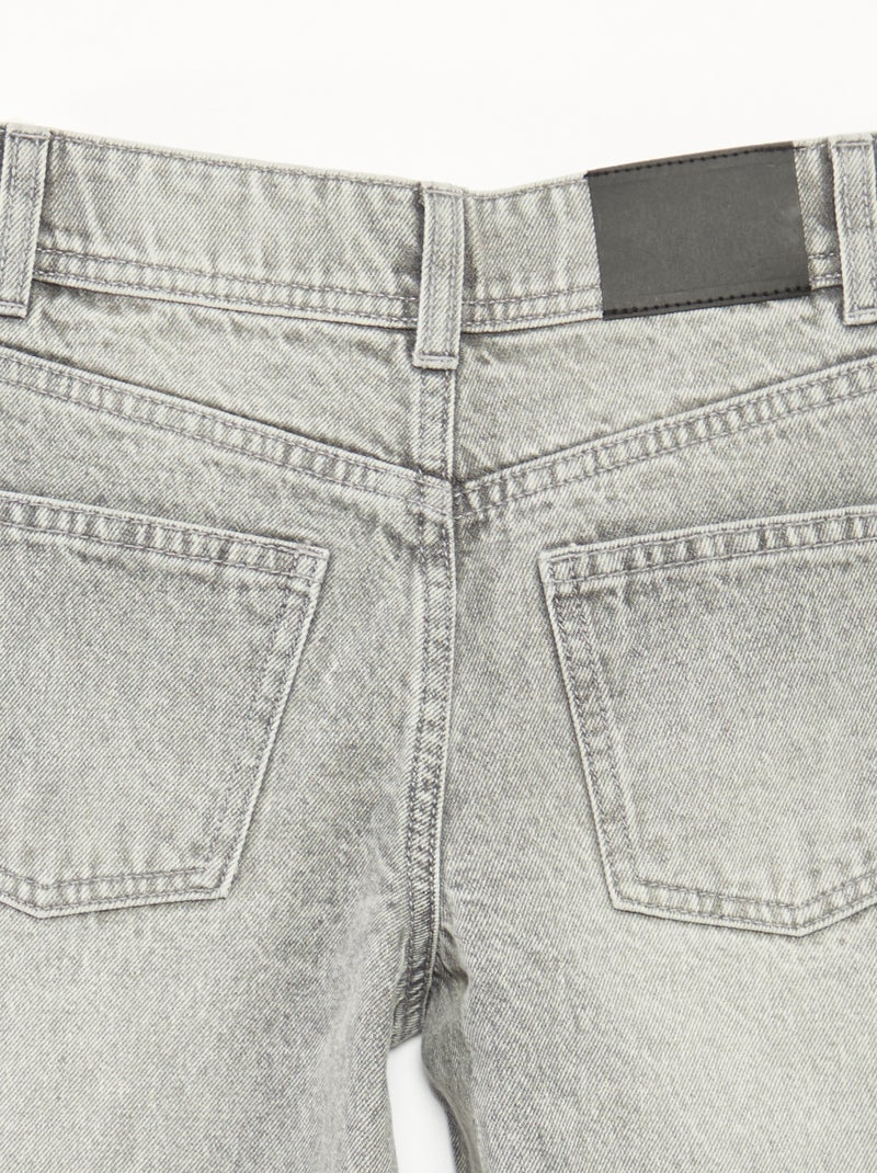 Pantalón vaquero mom fit con strass Gris - Kiabi
