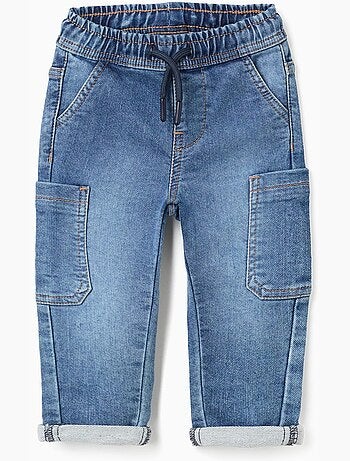 Pantalón vaquero recto con bolsillos cargo