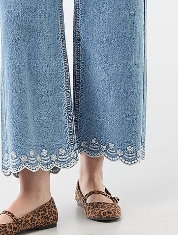 Pantalón wide leg con bolsillos de parche