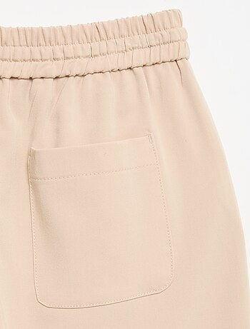 Pantalón wide leg / de corte ancho