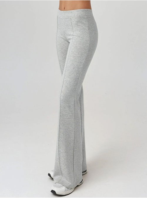 Pantalones acampanados de cintura alta con cinturilla elástica busem - Kiabi Pantalones acampanados de cintura alta con cinturilla elástica busem - Kiabi