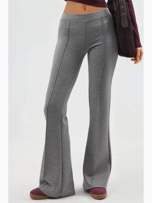 Pantalones acampanados de cintura alta con cinturilla elástica busem - Kiabi Pantalones acampanados de cintura alta con cinturilla elástica busem - Kiabi