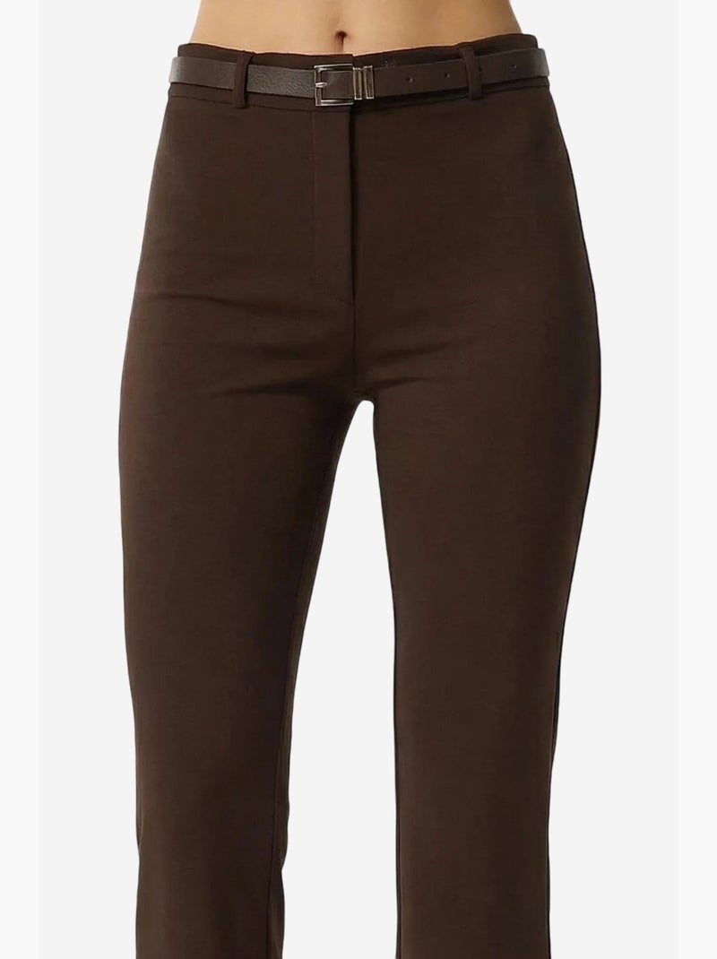 Pantalones acampanados de cintura alta con cinturón istanbul Marrón chocolate - Kiabi