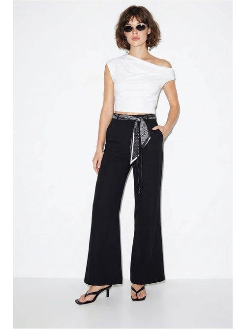 Pantalones acampanados de tiro alto con cinturón lucci - Kiabi