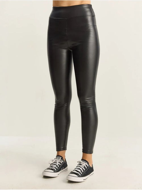Pantalones ajustados de piel sintética con cintura elástica lucci - Kiabi Pantalones ajustados de piel sintética con cintura elástica lucci - Kiabi