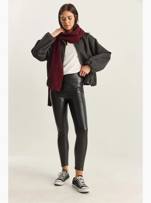 Pantalones ajustados de piel sintética con cintura elástica lucci - Kiabi Pantalones ajustados de piel sintética con cintura elástica lucci - Kiabi