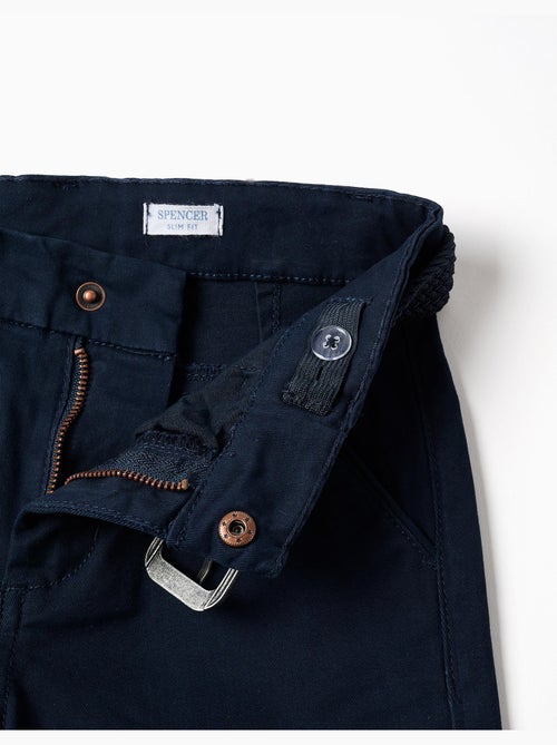 Pantalones chinos ajustados de sarga con cinturón - Kiabi