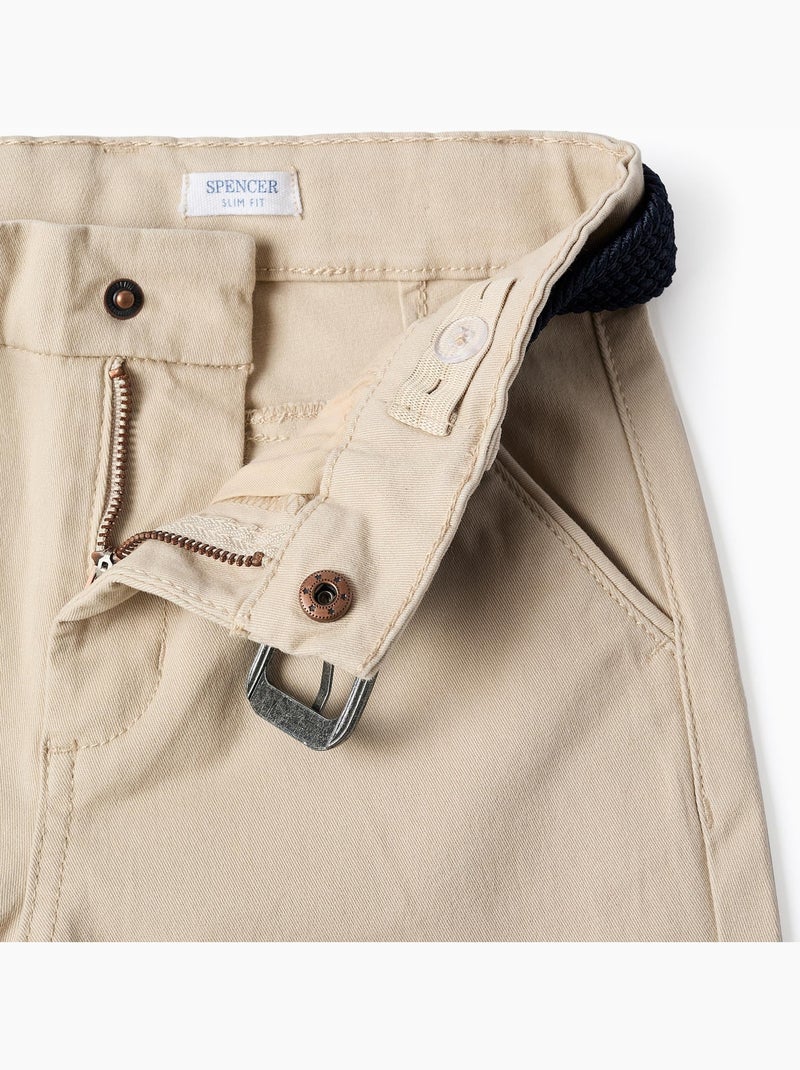 Pantalones chinos ajustados de sarga con cinturón Beige claro - Kiabi