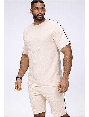 Pantalones cortos, camiseta Kebello