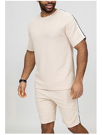 Pantalones cortos, camiseta Kebello