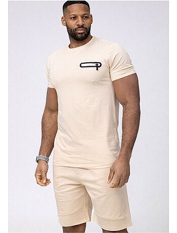 Pantalones cortos, camiseta Kebello