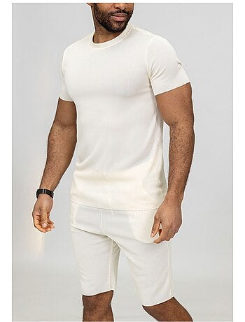 Pantalones cortos, camiseta Kebello