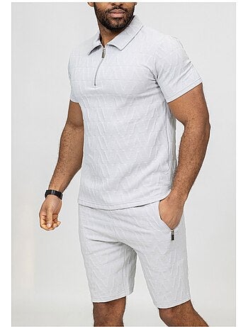 Pantalones cortos, camiseta Kebello