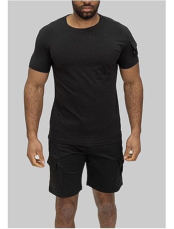 Pantalones cortos, camiseta Kebello