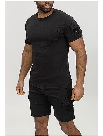 Pantalones cortos, camiseta Kebello