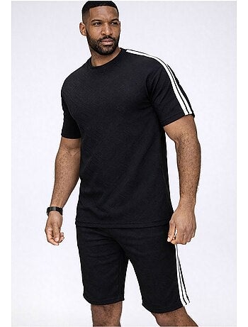 Pantalones cortos, camiseta Kebello