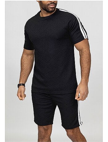 Pantalones cortos, camiseta Kebello