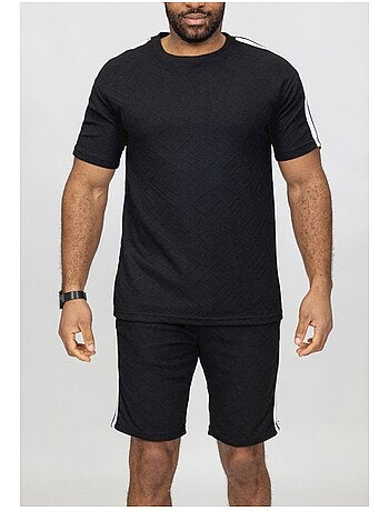 Pantalones cortos, camiseta Kebello