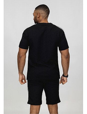 Pantalones cortos, camiseta Kebello