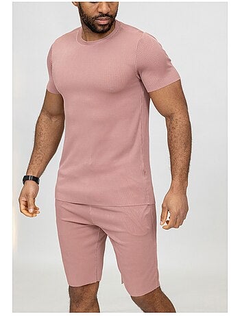 Pantalones cortos, camiseta Kebello