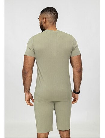 Pantalones cortos, camiseta Kebello