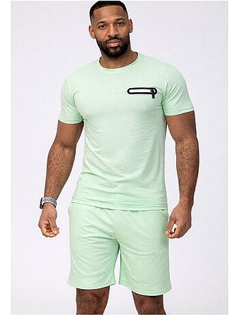 Pantalones cortos, camiseta Kebello