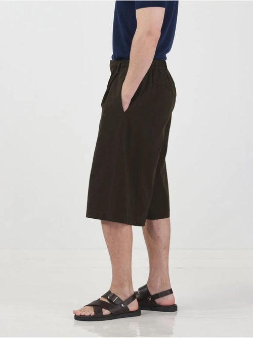 Pantalones cortos capri de pierna ancha de tiro medio con cintura con cordón giesto - Kiabi Pantalones cortos capri de pierna ancha de tiro medio con cintura con cordón giesto - Kiabi