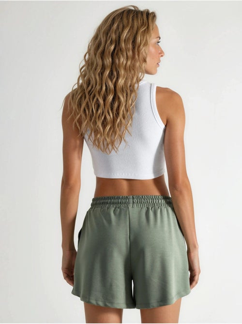 Pantalones cortos de cintura media, pierna ancha y cordón ajustable busem - Kiabi Pantalones cortos de cintura media, pierna ancha y cordón ajustable busem - Kiabi