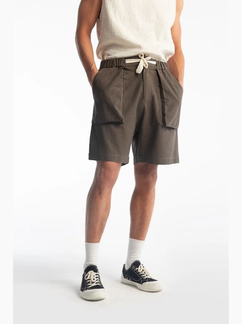 Pantalones cortos de corte estándar en mezcla de lino con cordón en la cintura giesto - Kiabi Pantalones cortos de corte estándar en mezcla de lino con cordón en la cintura giesto - Kiabi