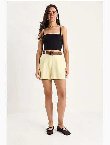 Pantalones cortos de lino fino con detalle de bolsillo y cinturón lucci