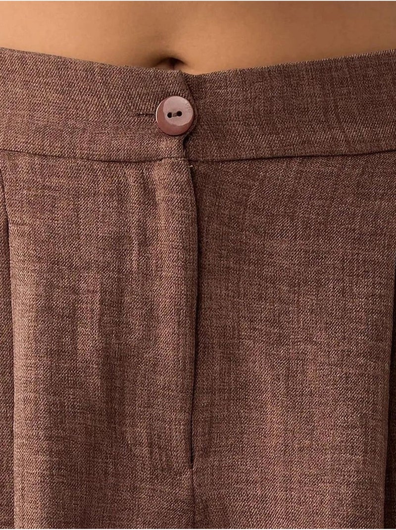 Pantalones cortos de lyocell suave al tacto y cintura alta plisados hiccup Marrón chocolate - Kiabi
