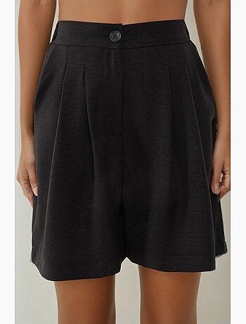 Pantalones cortos de lyocell suave al tacto y cintura alta plisados hiccup