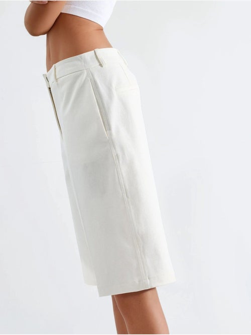 Pantalones cortos de pierna ancha y largo midi de ajuste cómodo hiccup - Kiabi Pantalones cortos de pierna ancha y largo midi de ajuste cómodo hiccup - Kiabi