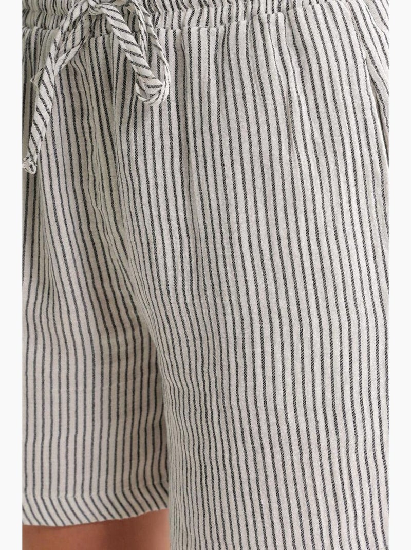 Pantalones cortos de pierna ancha y seersucker a rayas de cintura alta mixray Negro - Kiabi