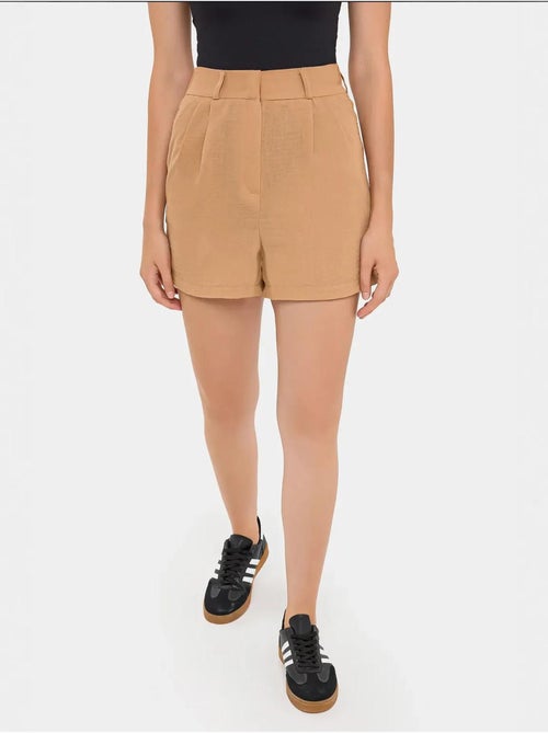 Pantalones cortos tejidos de cintura alta y plisados - Kiabi Pantalones cortos tejidos de cintura alta y plisados - Kiabi