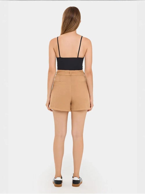 Pantalones cortos tejidos de cintura alta y plisados - Kiabi Pantalones cortos tejidos de cintura alta y plisados - Kiabi