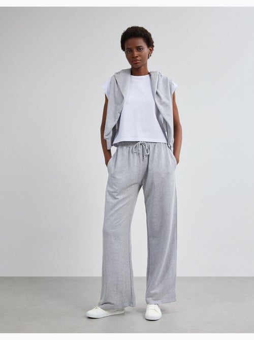 Pantalones de chándal de pierna ancha, mo fashion - Kiabi Pantalones de chándal de pierna ancha, mo fashion - Kiabi