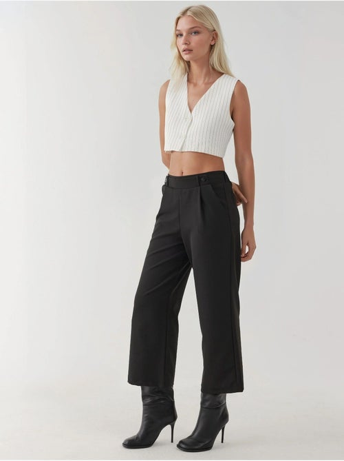 Pantalones de cintura alta con detalle de botones - Kiabi