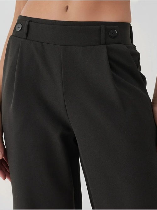 Pantalones de cintura alta con detalle de botones - Kiabi