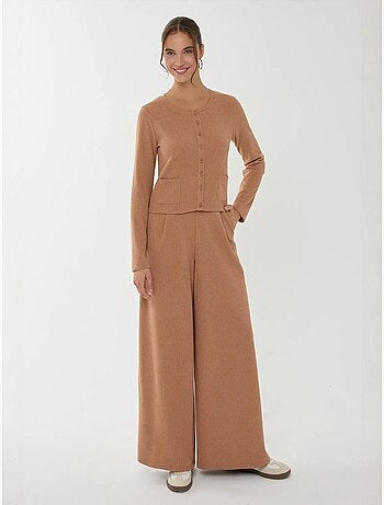 Pantalones de cintura elástica y pierna ancha