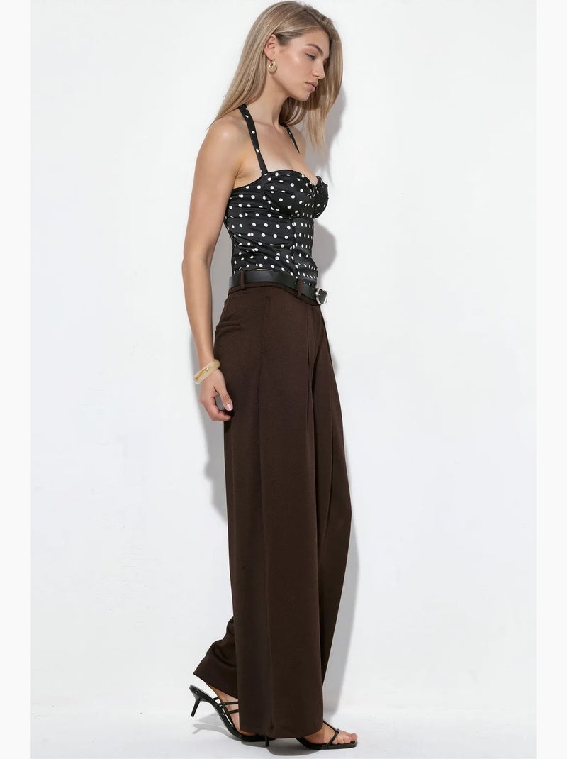 Pantalones de crepé de pernera ancha y cintura alta con cinturón busem Marrón - Kiabi