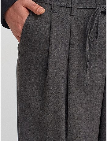 Pantalones de crepé plisados de pernera ancha dilvin
