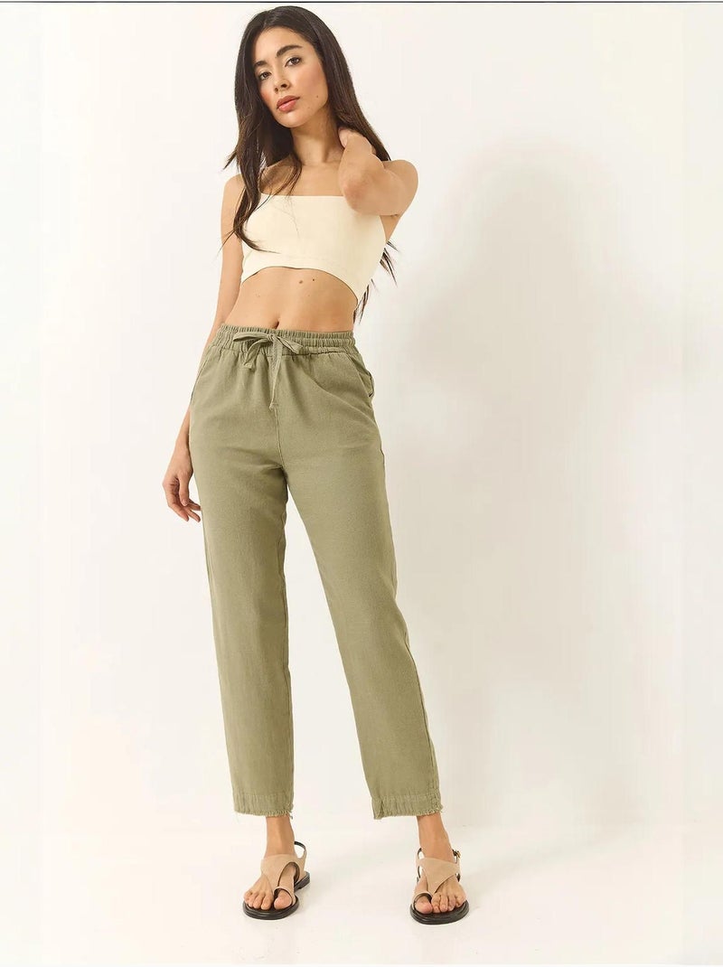 Pantalones de lino con cintura anudada y pernera cónica con bolsillos lucci Caqui - Kiabi