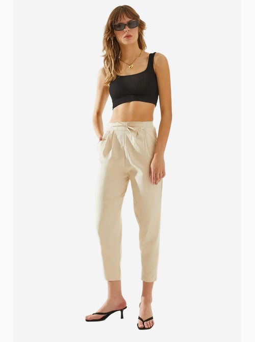 Pantalones de lino con detalle en la cintura y espiga lucci - Kiabi Pantalones de lino con detalle en la cintura y espiga lucci - Kiabi