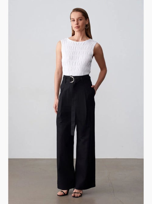 Pantalones de mezcla de lino de pernera ancha con cinturón dilvin - Kiabi Pantalones de mezcla de lino de pernera ancha con cinturón dilvin - Kiabi