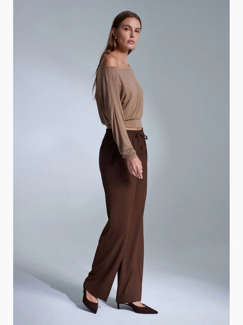 Pantalones de mujer de crepé de pernera recta dilvin - Kiabi Pantalones de mujer de crepé de pernera recta dilvin - Kiabi