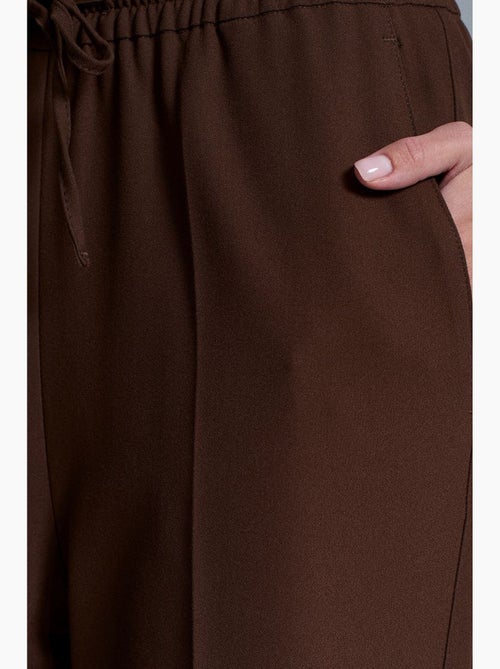 Pantalones de mujer de crepé de pernera recta dilvin - Kiabi Pantalones de mujer de crepé de pernera recta dilvin - Kiabi