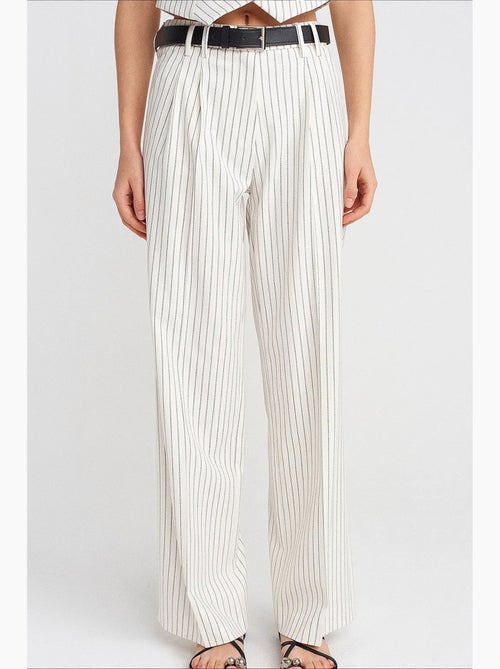 Pantalones de mujer de pernera recta dilvin - Kiabi Pantalones de mujer de pernera recta dilvin - Kiabi