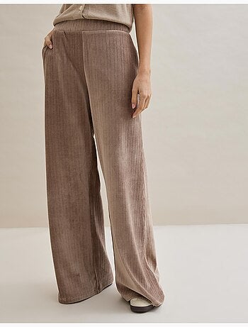 Pantalones de pana, MO Fashion