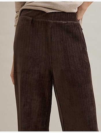 Pantalones de pana, MO Fashion